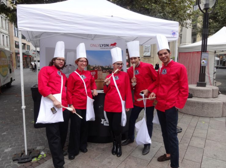 Action de street marketing pour Only Lyon